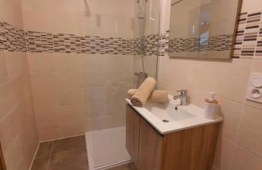 "Le Petit Paradis" au Centre Ville d'Oyonnax - Foto 24