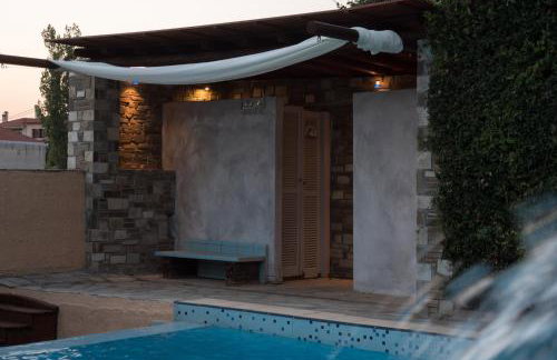 Tranquil Infinity Pool Getaway (private jacuzzi and steam bath, pool, garden, sea and city views) - Foto 21