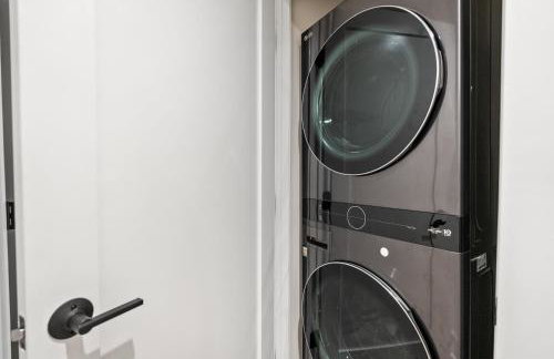 Designer 3-Bedroom Home with King Bed, Family-Friendly, Columbia Heights - Foto 17