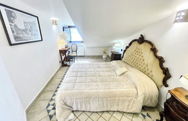 Pool, Jacuzzi and Events Room - Charming Villa in Umbria - Sleeps 24 - Lake View - Foto 7