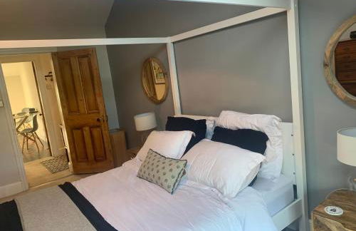 Top Floor. Top Notch. Tranquil Treat. Stone's throw from Thames. - Foto 3