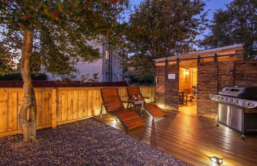 Private Hot Tub - Garden Terrace - Free Parking - Zen & Bubbles - Foto 3