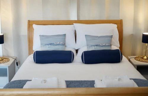 The Blue house on the wall - Foto 77