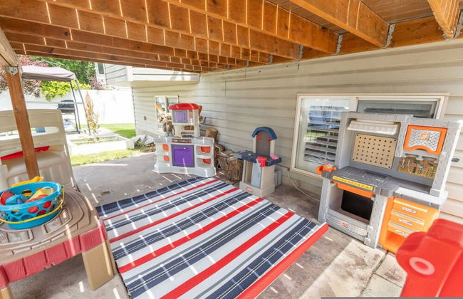 Farmington Gem 6BR Private Fenced Yard Sleeps 15 - Foto 47