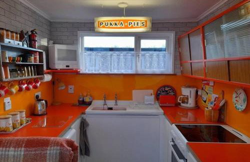 'Retro Retreat' Holiday chalet in the Norfolk Broads - Photo 1