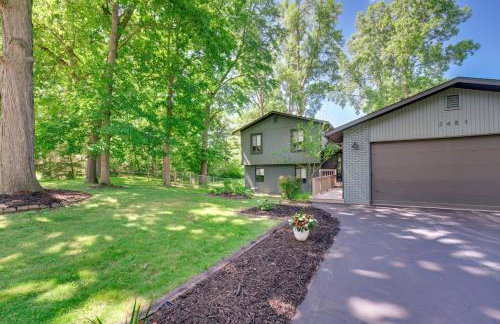 Lakefront Retreat with Views and Decks and Fire Pit - Foto 38