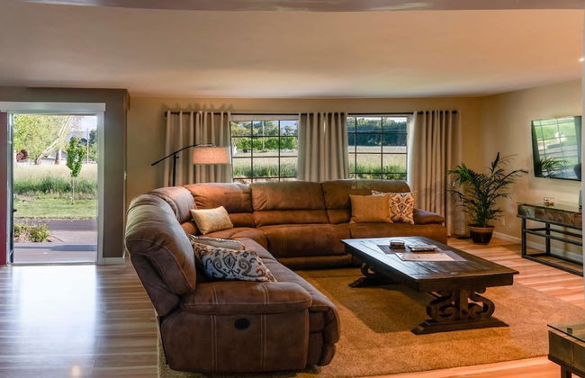 Racing Horse Ranch with Unlimited Golf - Photo 17