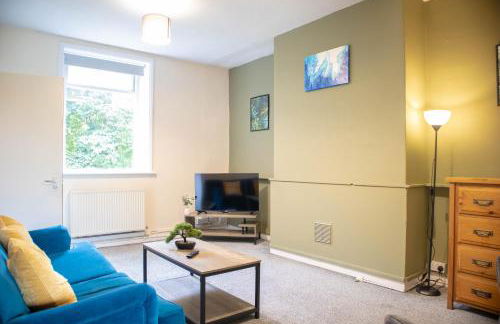 3 Bedroom House - Free Parking-Hospital-Contractors-Families - Long Stay Rates Available - Photo 27