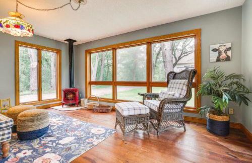 Picturesque Lake Elmo Cottage with Fire Pits! - Foto 10