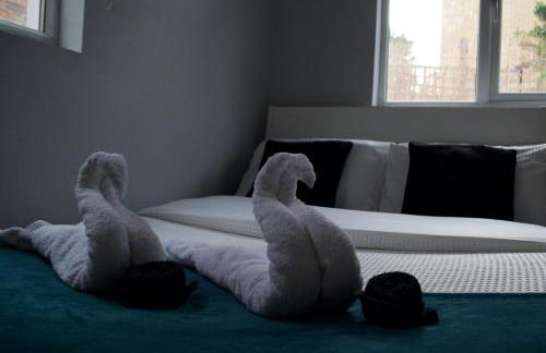 Stylish 2-Bed Garden Flat, 5 Mins to Brixton - Photo 19