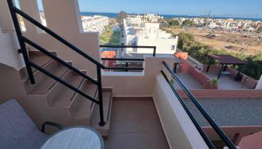 Ático con vistas al mar y piscina privada - Foto 5