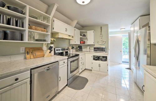 A-Frame Cabin with Hot Tub, Walk to Kentucky Lake! - Foto 8