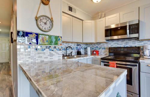 Waterfront Corpus Christi Escape with Pool Access! - Foto 6