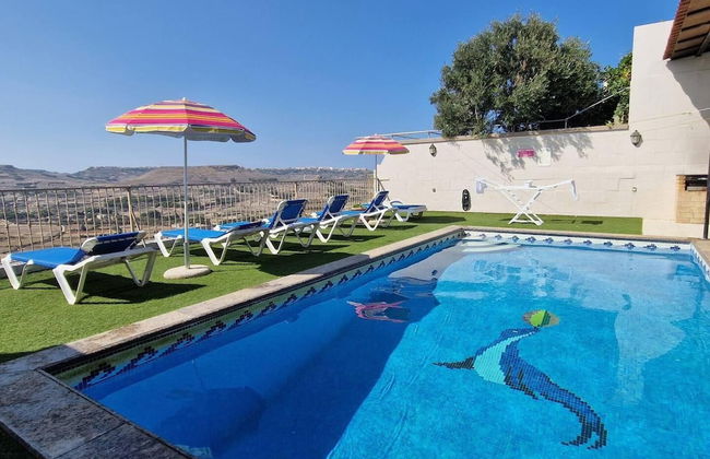 Modern 4-bed Home in Ix-xaghra, Valley View Pool - Foto 1