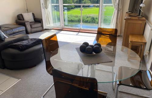 2BR 2 Bath Riverside Penthouse 2 Parking View Near St Neots - Foto 42