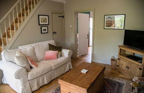 Beautiful Country Cottage - Photo 28