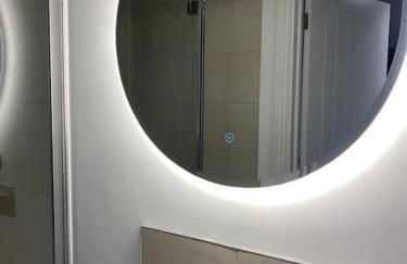 Spacious and Stylish Flat in Trowbridge, Wiltshire - Photo 14