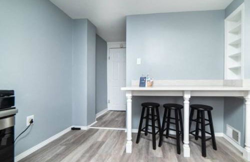 1st Floor - Free Parking - Washer & Dryer - AGH - Foto 10