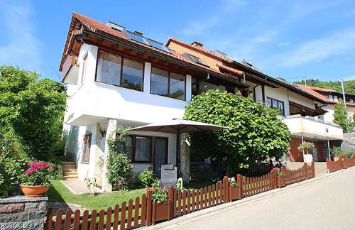 Familien-Appartement Schwarzwald bei Freiburg mit bis zu 4 Schlafzimmern - Foto 2