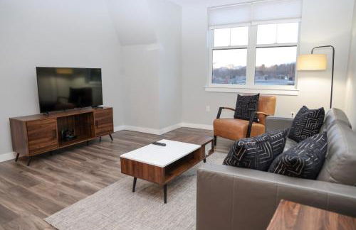 Luxury apartment with gym, steps from commuter rail #4011 - Foto 5