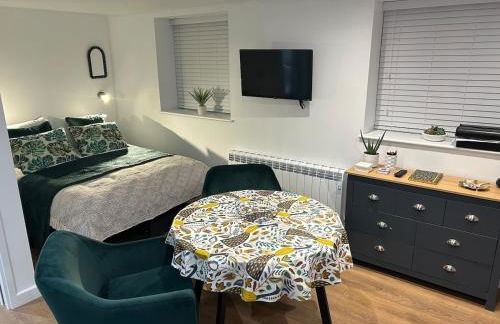 The Banditry, Glastonbury - Photo 7