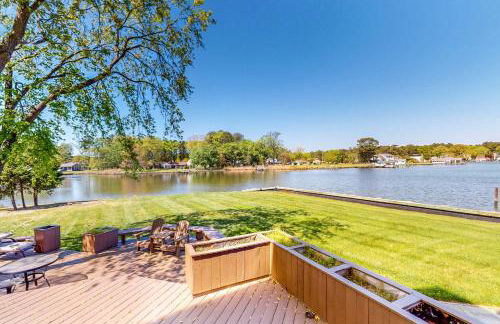 Deck and Private Dock! Winchester Creek Estate - Foto 2