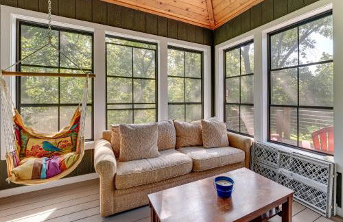 Lake Geneva Family Gem with Fenced Dog Run! - Foto 16