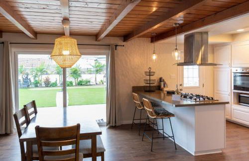 4Bd, putt putt, turf, grill, fire pit & more! - Photo 18