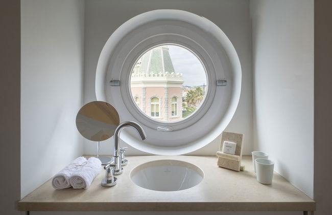 Seaview Castle by Cadenzalux - Photo 35