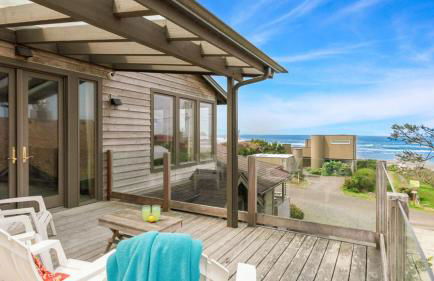 The Castle Rock Estate by Avantstay Steps From Arch Cape Beach w/ Hot Tub & Sauna - Foto 1