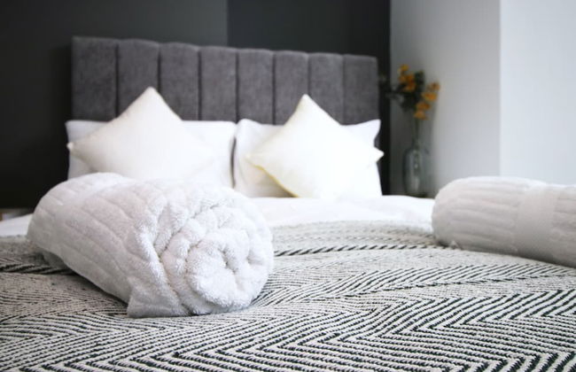 Skyline Remarkable 2-bed Apartment in Swansea - Photo 6