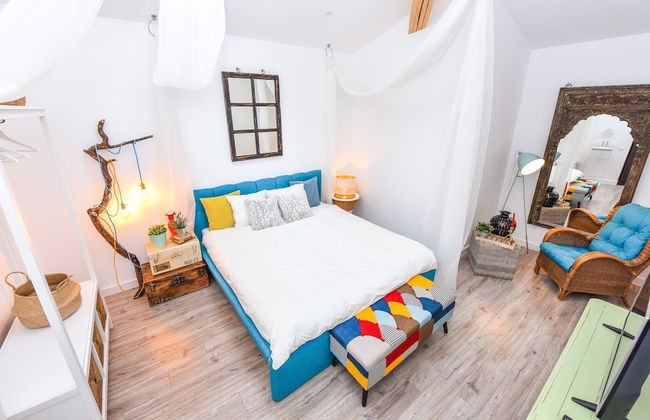 Parliament & River View Apartments - Photo 39