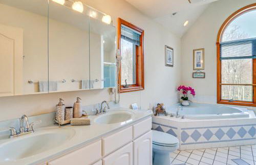 4 Mi to Slopes! Split Rock Resort Home with Fire Pit - Foto 20