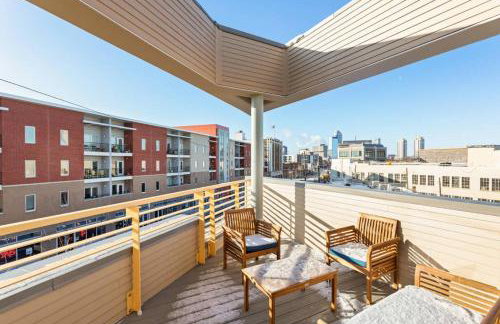 Upscale 3BR Penthouse by CozySuites - Foto 9