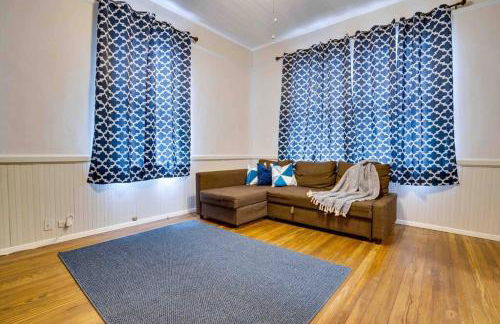 Cozy 1 Bed Historic Elmwood Park-Centennial House - Foto 4