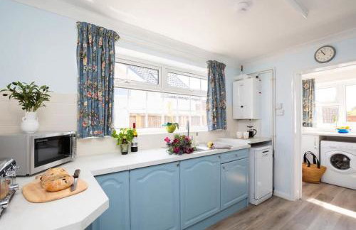 Coastal Village Hideaway Village Retreat Sleeps 4 - Foto 14