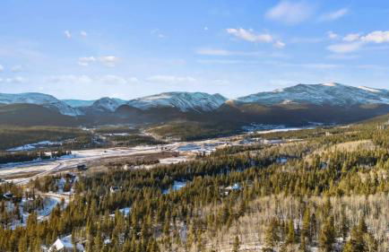 3BR+Loft Modern Mountain Retreat w Hot Tub - Foto 41