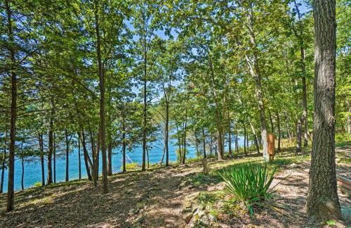 Home with Large Deck on Table Rock Lake! - Foto 32