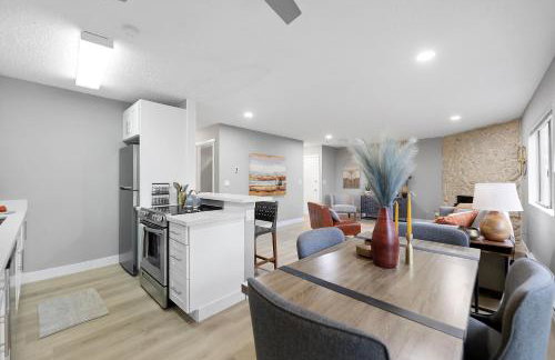 Cute Delightfully Remodeled Spacious Condo condo - Foto 22