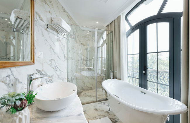 Luxe Paradise Suites Hotel - Photo 78