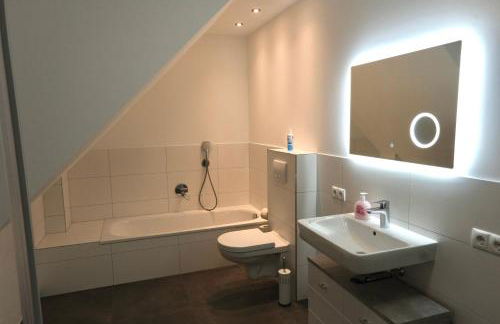 Modernes Ferienhaus bei Lüneburg Terrasse, Grill & Garten für 6 Gäste - Foto 11