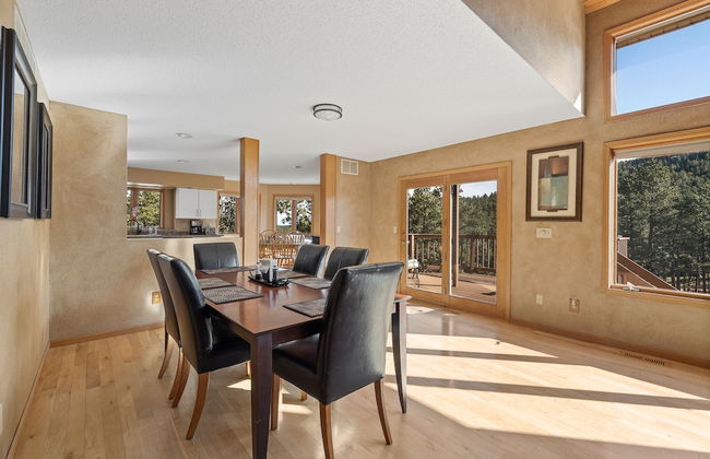 Peaceful Pines 5 BR Home with Jacuzzi - Foto 22