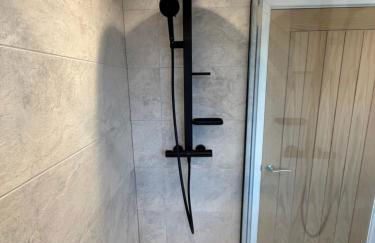 Luxury House, Great Location in Redditch - Contractors - Families - Groups - Relocators - Sleeps 9 - Foto 41