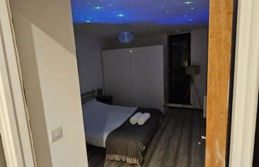 Lavish London Apartment - Secure with parking - Foto 14