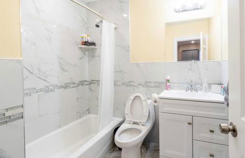 233-1 4BR Boston - Cozy Apt near MBTA Station - Photo 18