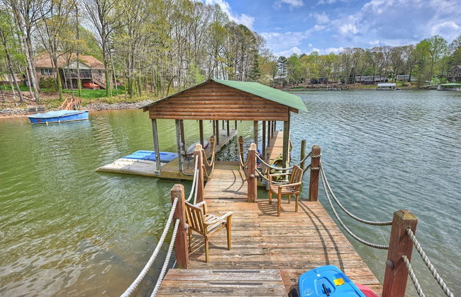 Lakeside Lodge by Avantstay Hot Tub Dock - Foto 9