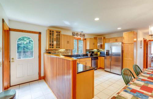 Meriden Village of Plainfield Home with Backyard - Foto 9