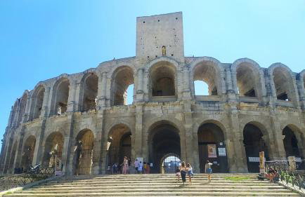 Le Mazet de la pointe dans les Alpilles avec piscine et jardin - Foto 41