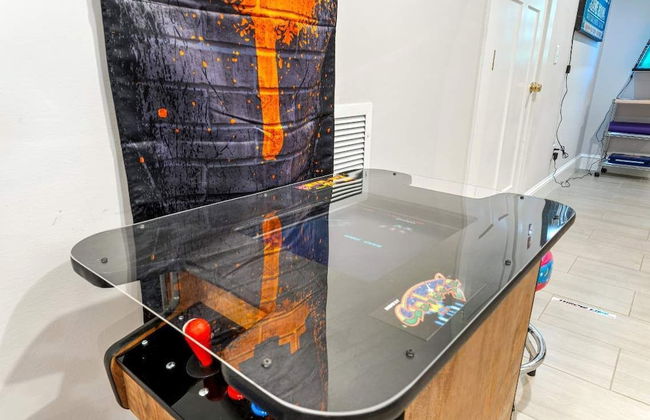 Golf-front Personal Arcade Hot tub Outdoor Kitchen - Photo 32