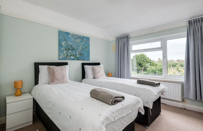 Cheerfull 3-bedroom Home With Parking Garden - Foto 3